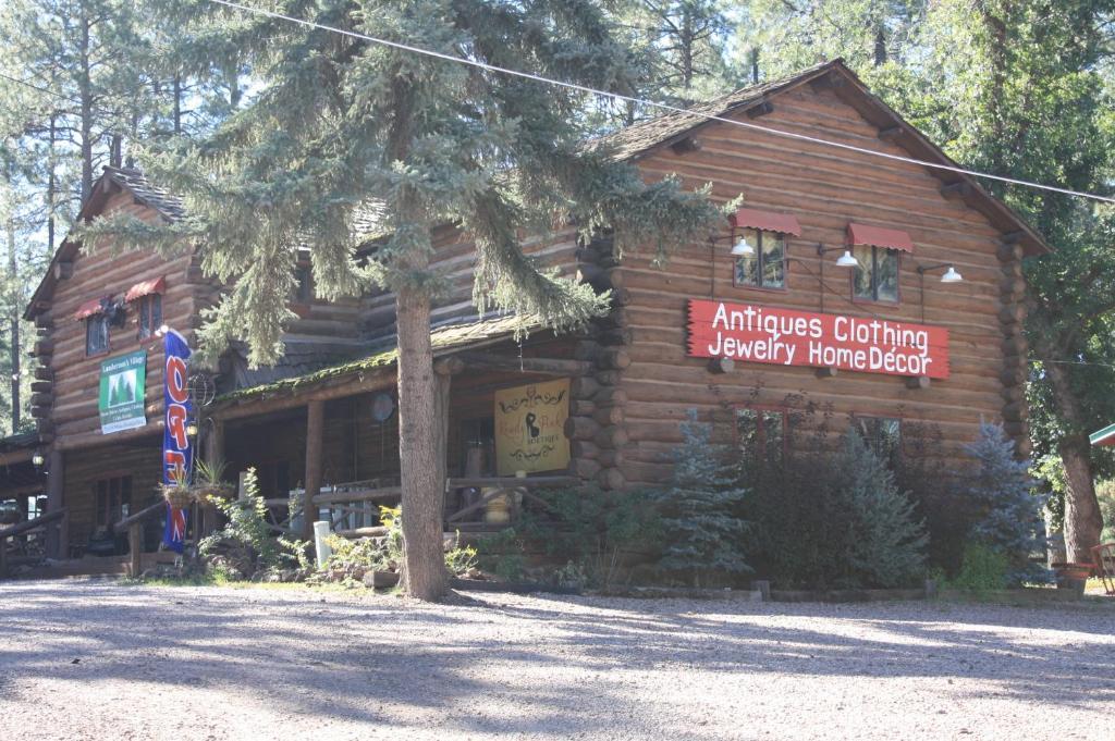 פיינטופ-לייקסייד Lumbermen'S Village מראה חיצוני תמונה